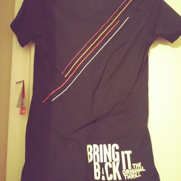 Tee 👕 - Picture 2 of 3